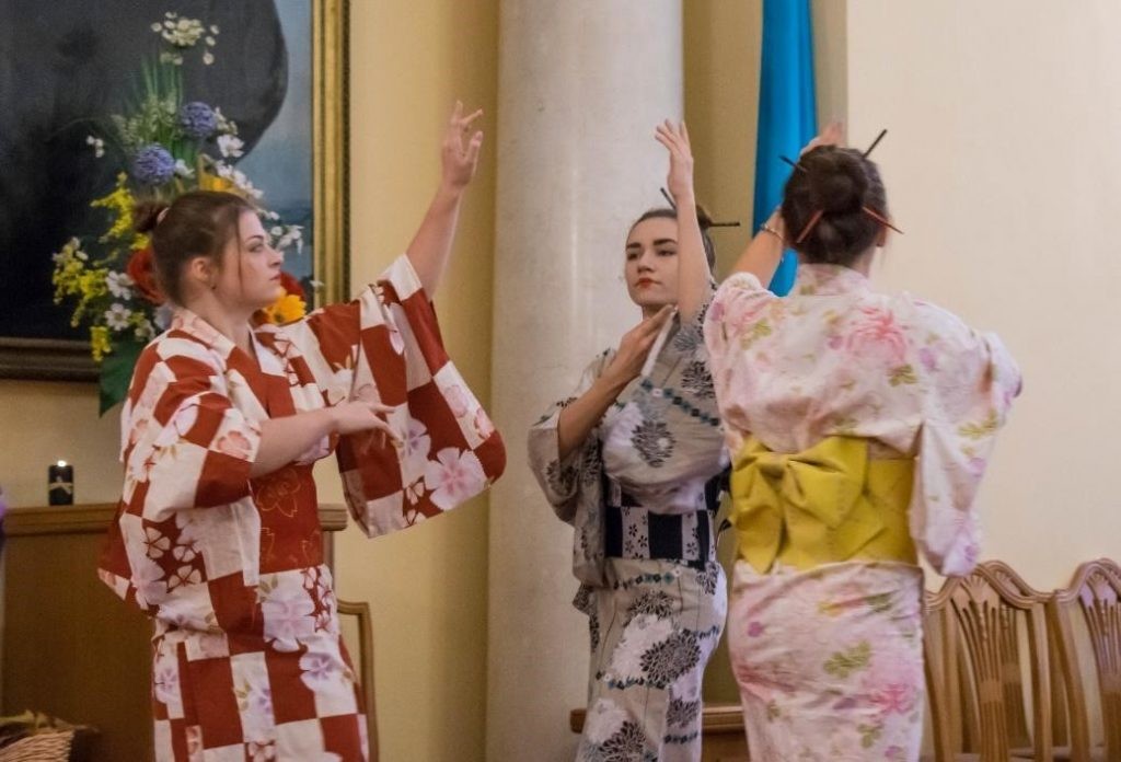 Оксана - Викладач японської мови